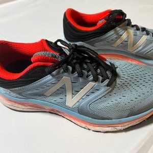 New Balance Women's 1080 V8 Blue Running Shoes Sneakers Size 9.5 - Preowned
